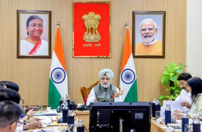 LG Delhi, Taranajit Singh Sandhu directs MCD to pilot the ‘Indore model’ of waste management in a review meet.